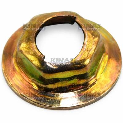 TUERCA CLIP FIJACION EMBLEMA/LETRERO SCANIA P92/P93/P94/114/124/S4/S5